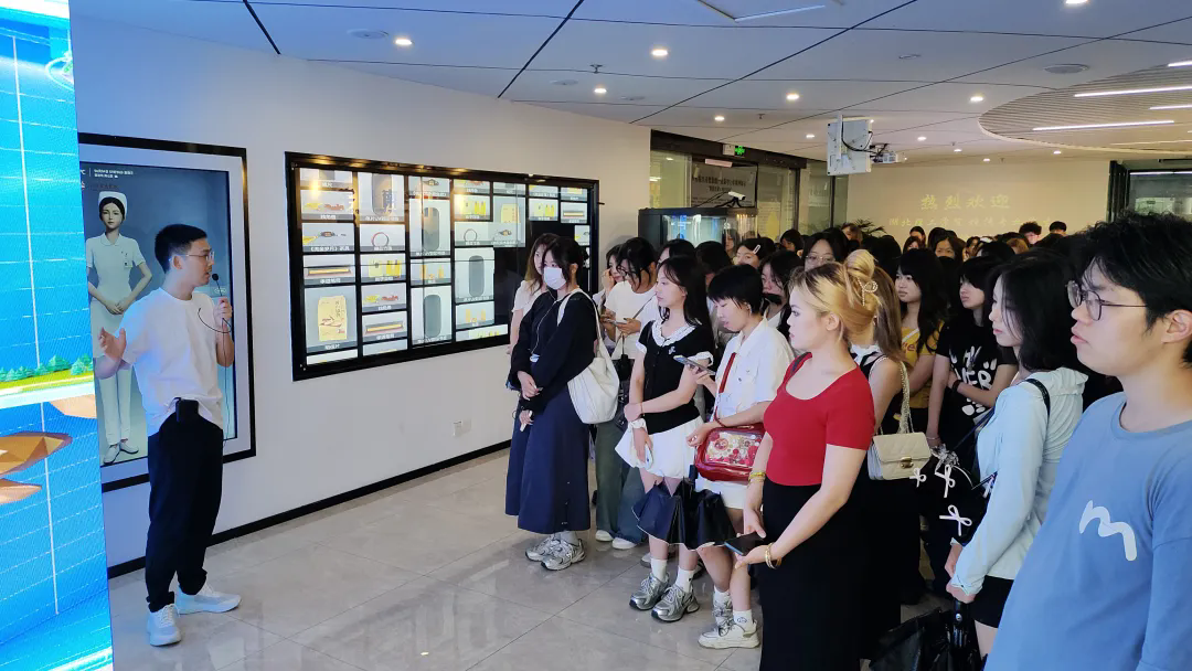 1749108059960598.png 104.webp.png